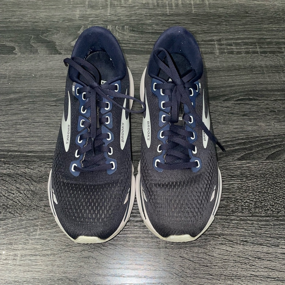 Brooks Ghost 15 Running Shoes Women's size 8